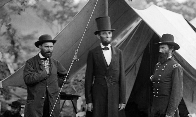 Abraham Lincoln med två kumpaner